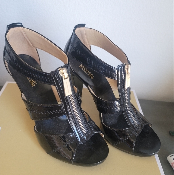 Michael Kors Black Patent Leather Heels with Gold Zipper - Picture 1 of 4